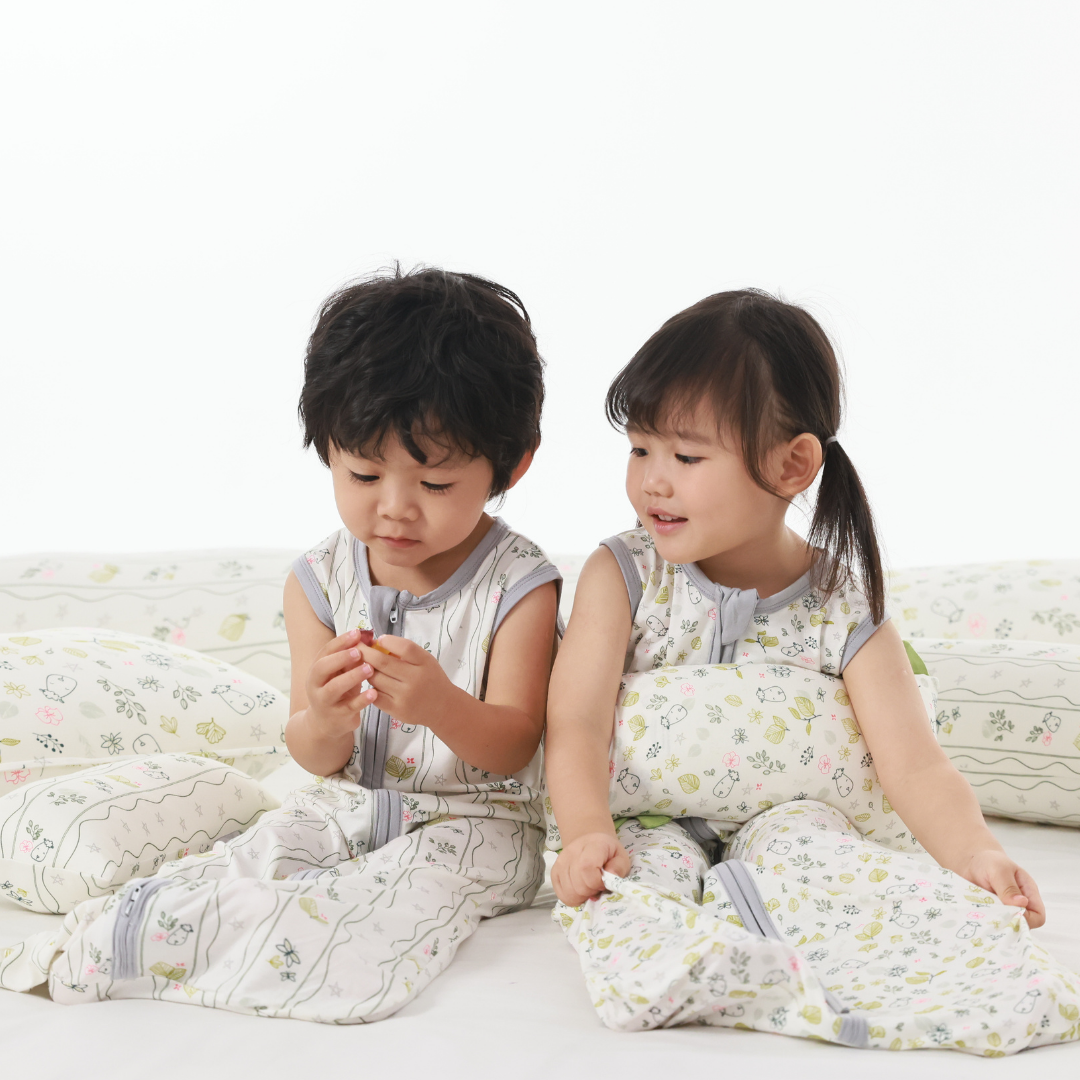 Bed-Time Buddy™ Dream Garden A Cream with Color tag - Medium (size 18x38cm)