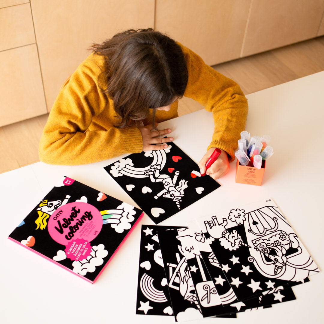 OMY Velvet Colouring - Lily