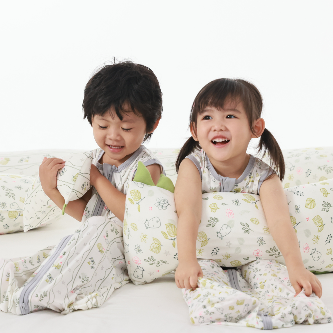 Bed-Time Buddy™ Case Dream Garden A Cream with Color tag - XL