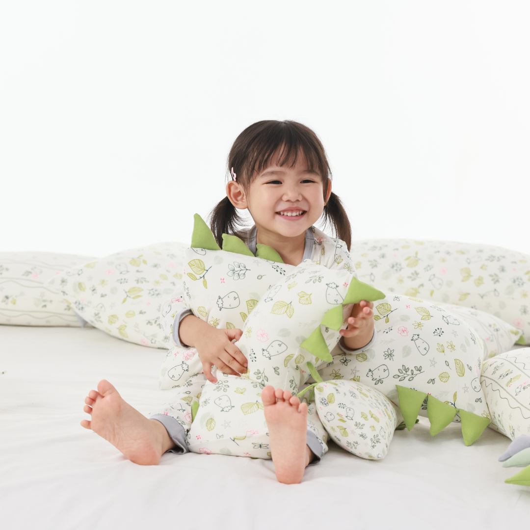 Bed-Time Buddy™ Case Dream Garden A Cream with Color tag - Medium