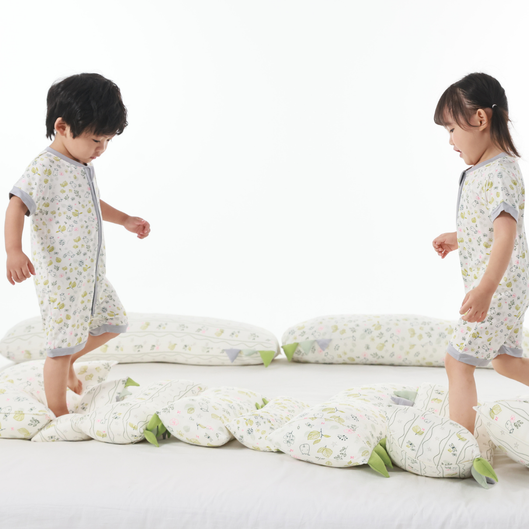 Bed-Time Buddy™ Case Dream Garden B Cream with Color tag - Medium
